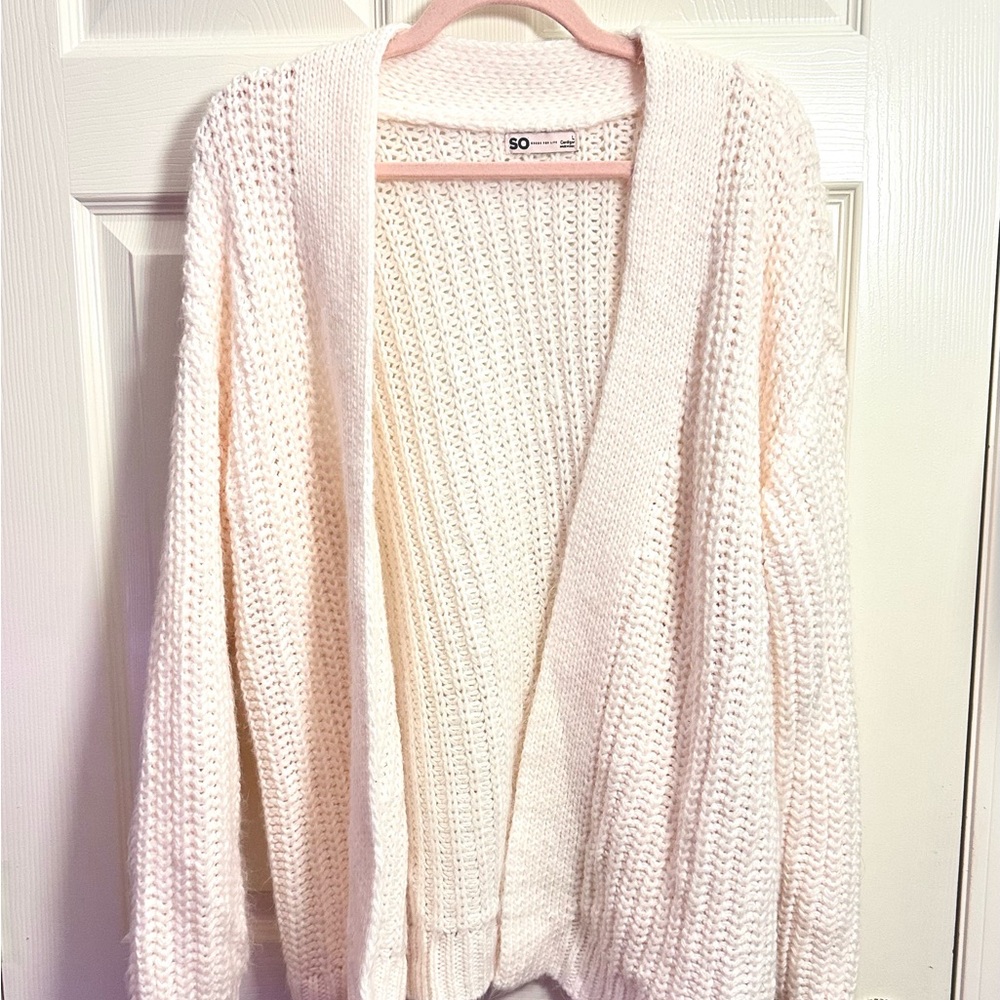 SO Women's Cream Sweater, size L